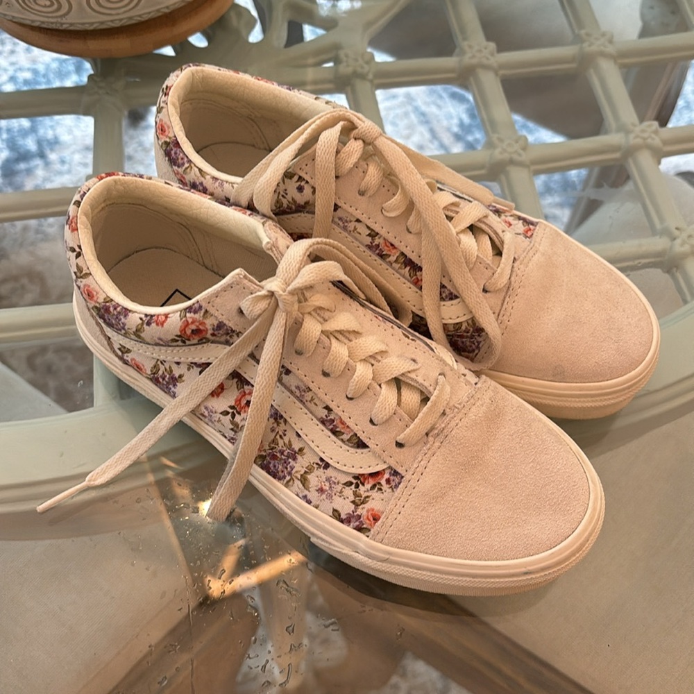 Floral Vans size 5.5